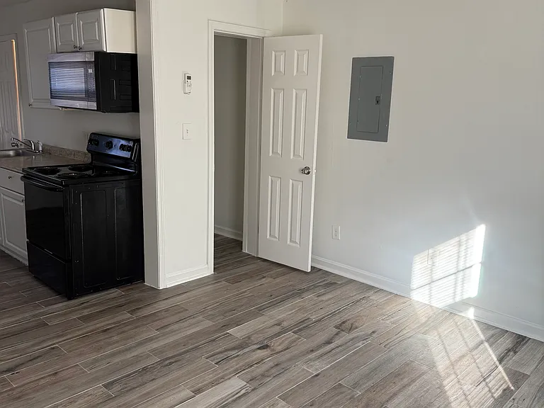 625 Jett St NW #4 — Photo 8