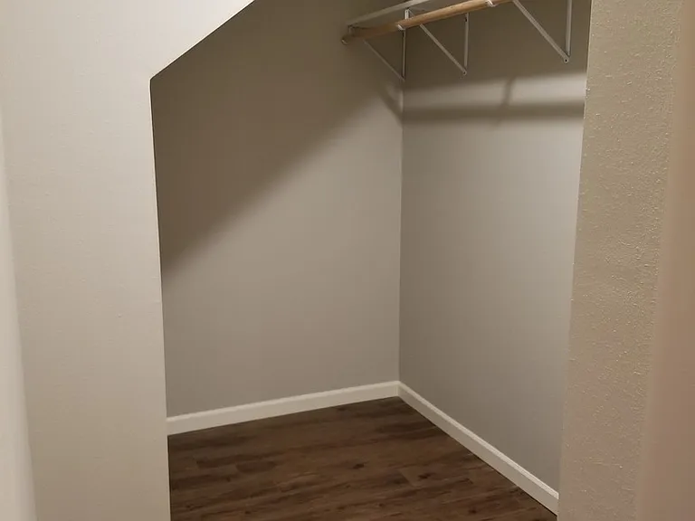 2613-2639 Apache Ct — Photo 12