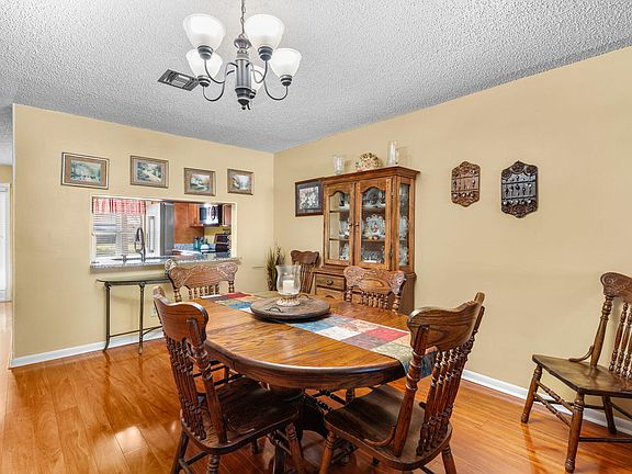 4th image of 830 Timberview Drive #E