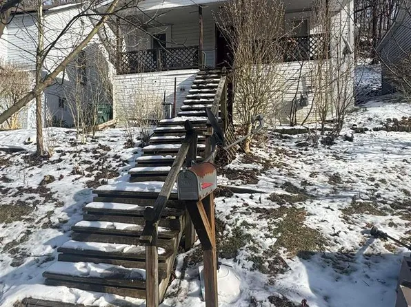 147 Jackson St, Weston, WV 26452