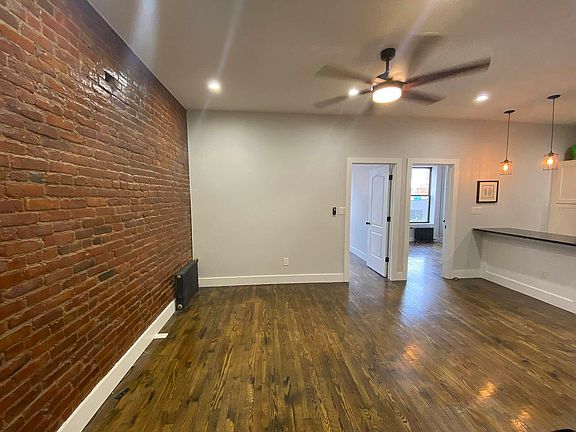 5th image of 564 Evergreen Ave APT 2A