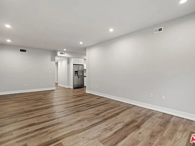 838 N Hudson Ave #101 — Photo 5