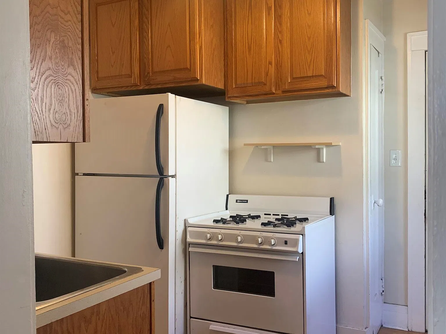 1626 W Ayres Ave — Photo 4