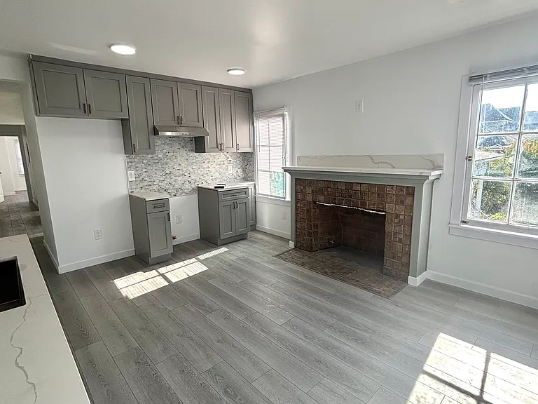 1956 1/2 Park Grove Ave #1 — Photo 1