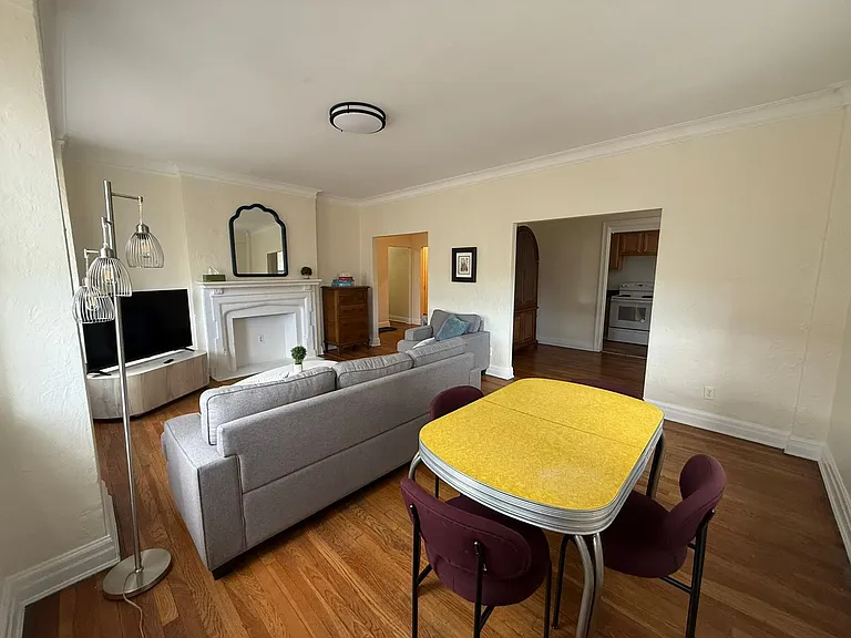 New King Edward Apartments — Photo 381