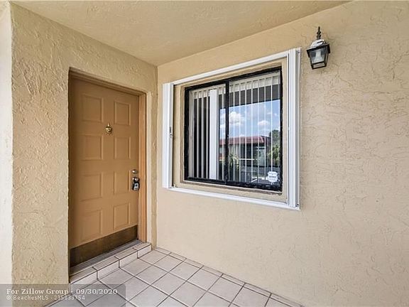 3rd image of 321 Lakeview Dr APT 204