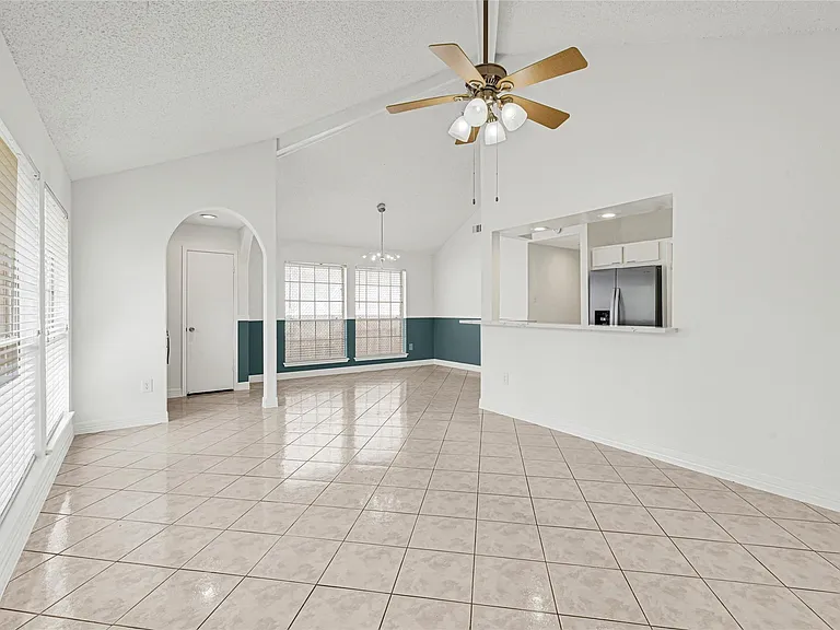 9208 Carousel Ln — Photo 21
