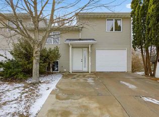 2242 13th St, Coralville, IA