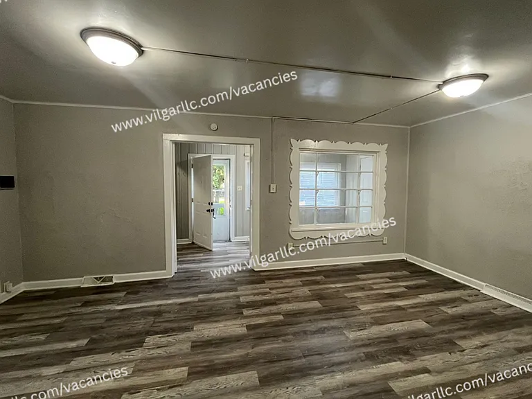 6065 E 6th Pl — Photo 8