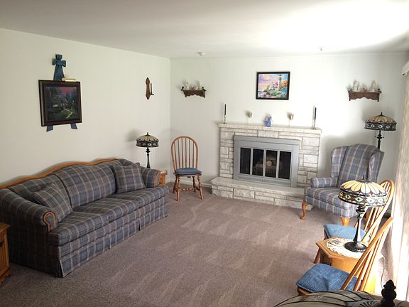 Living Room with Gas Fireplace