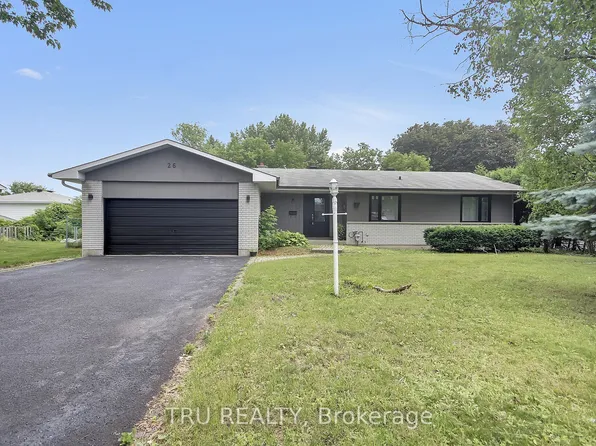26 Langholm Cres, Ottawa, ON K2J 1H2