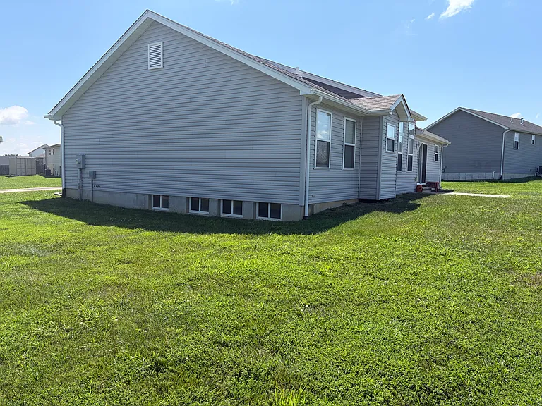 627 Gandalf Ln — Photo 3