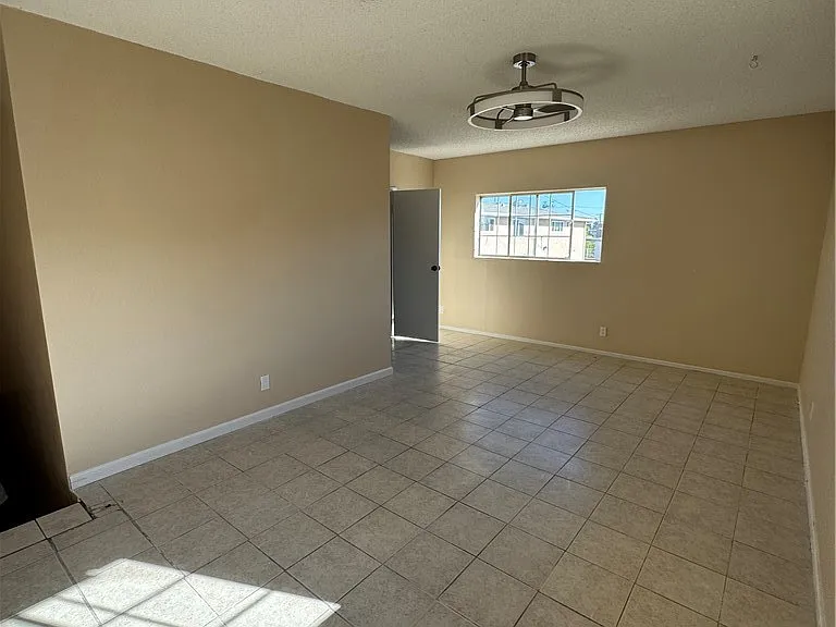 921 Carob Way — Photo 28