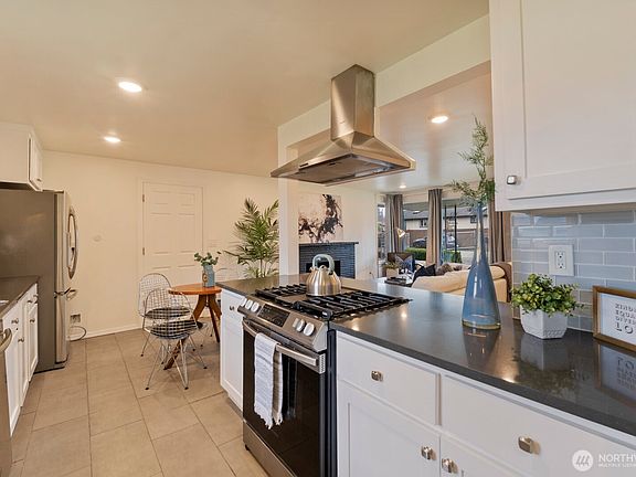 2nd image of 309 W Cole Street