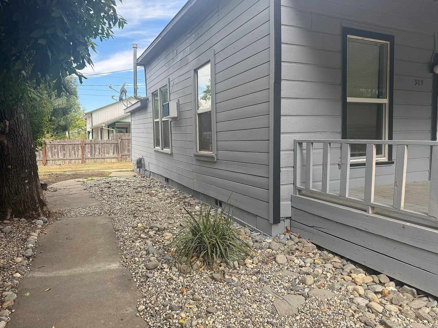 2 bed, 1.5 bath, 1034 sqft, $1,595 — Photo 3