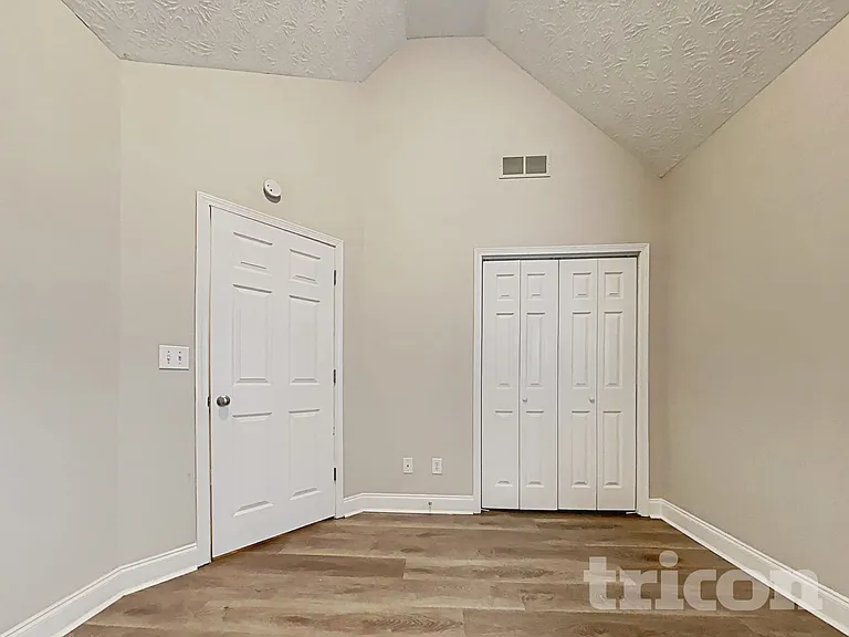 110 Brooks Cir — Photo 10