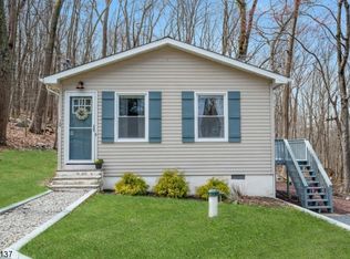 10 Birch Trl, Byram Township, NJ 07821