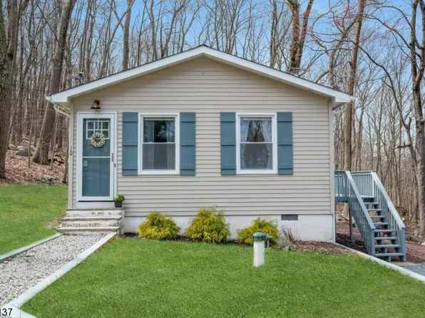 10 Birch Trl, Byram Twp., NJ 07821