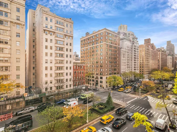 830 Park Avenue image 17 of 18