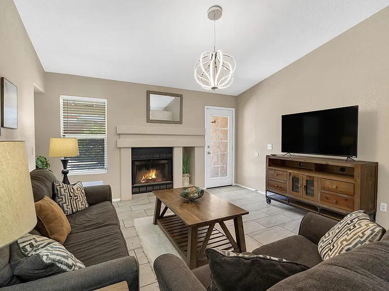 4285 W Plantation St — Photo 10
