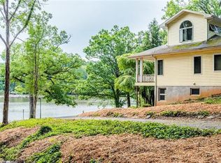 313 Tomahawk Ave, Black Mountain, NC 28711