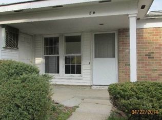 8D Ethan Allen Ct, Ridge, NY 11961