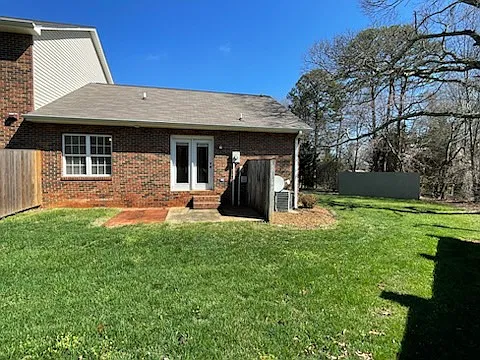 2 bed, 984 sqft, $1,200 — Photo 3
