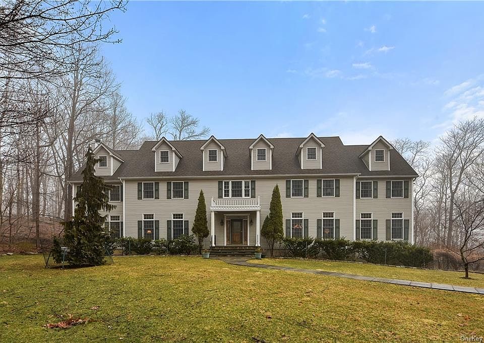 1st image of 23 Sunderland Ln
