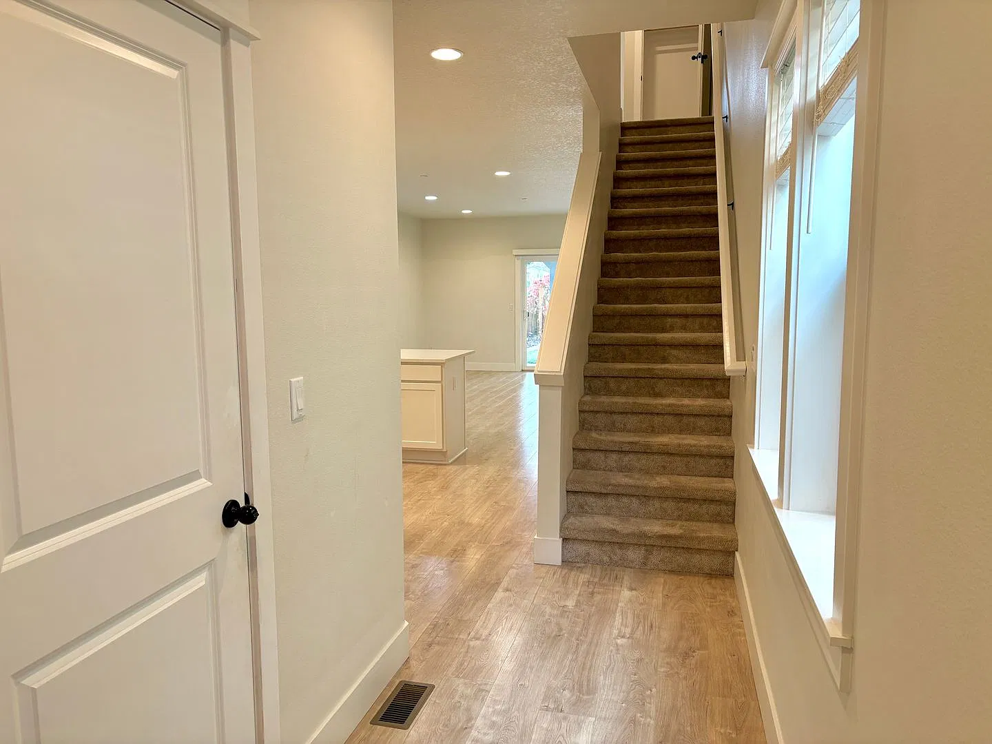 Spacious Mill Park 2-Level Single Family Home with Fenced Backyard — Photo 2