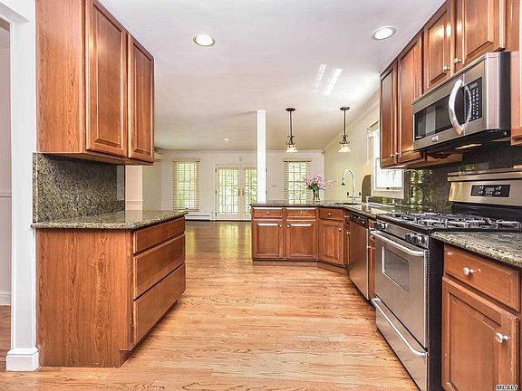 5th image of 267 Franklin Ave