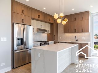 2355 W Flournoy St #202, Chicago, IL 60612