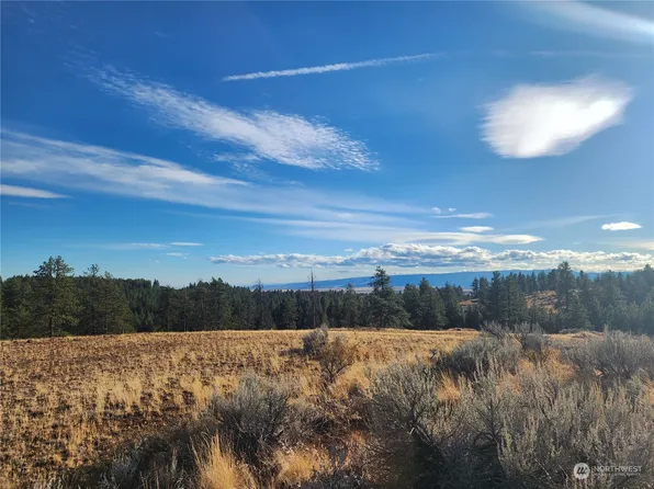106 Falcon Ridge Road, East Wenatchee, WA 98802