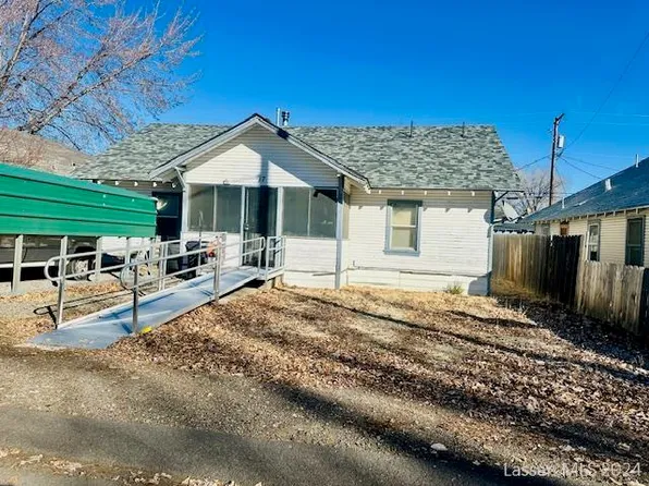 17 Upland St, Susanville, CA 96130