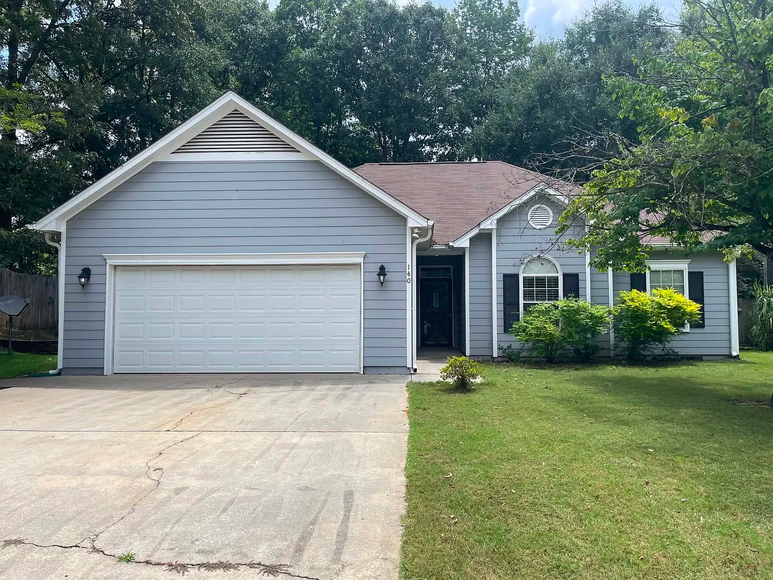 3 bed, 1301 sqft, $1,750 — Photo 1
