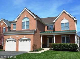 43076 Hallmark St, Chantilly, VA 20152