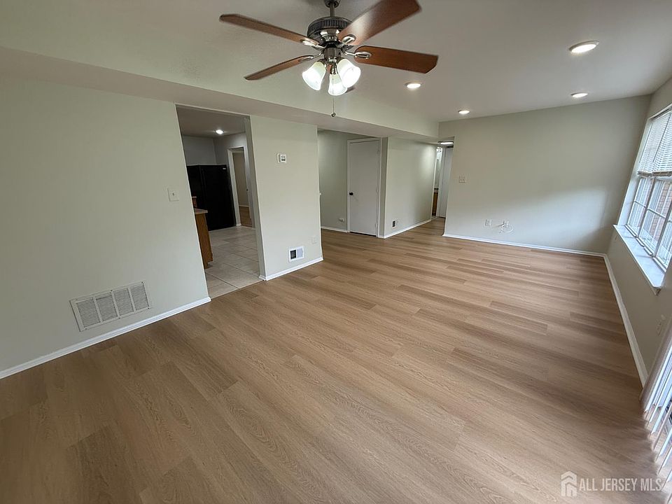 1st image of 220 Copeley Way