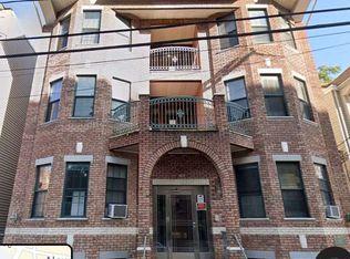 41 Van Reypen St #1L, Jersey City, NJ 07306
