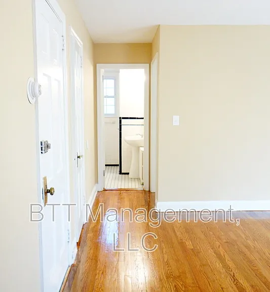 8107 Greenwood Ave #2 — Photo 10