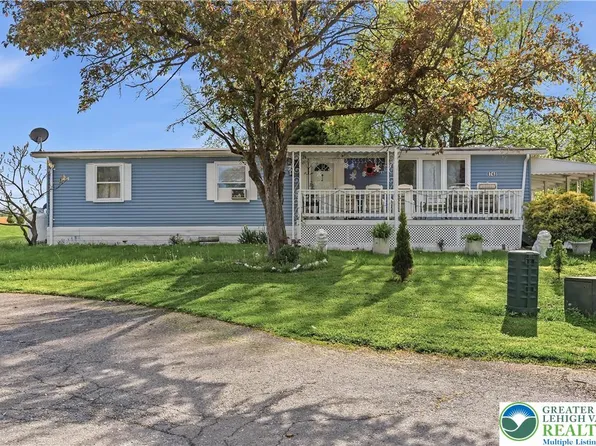8743 Turkey Ridge Rd, Breinigsville, PA 18031