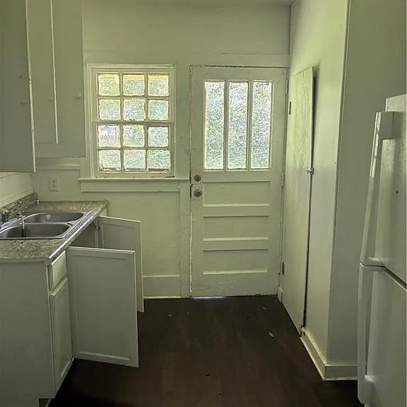 2105 Steiner St — Photo 3