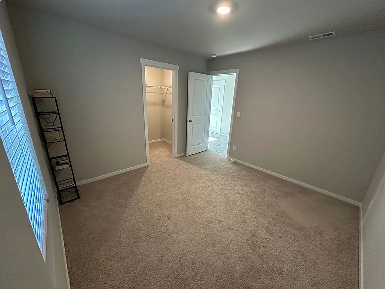 2406 Hyde Ct NE — Photo 33