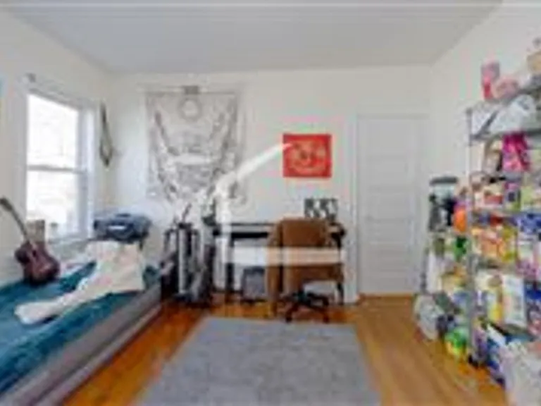 79 Quint Ave #1A — Photo 3
