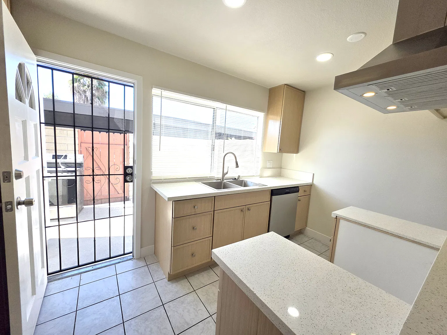 1 bed, 652 sqft, $2,295 — Photo 4