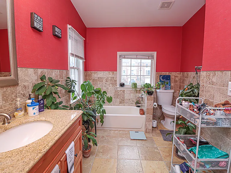 3900 Kathryn Jean Ct — Photo 10