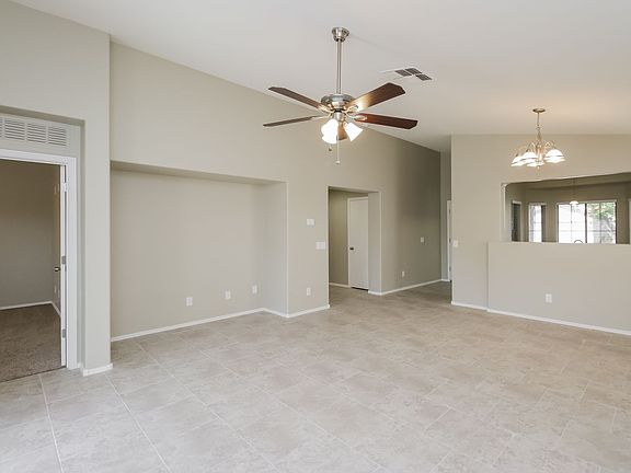 5th image of 135 E Lupine Pl