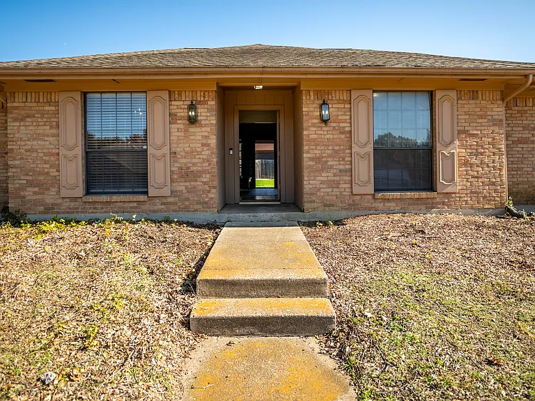 3706 Bishop Hill Dr — Photo 30