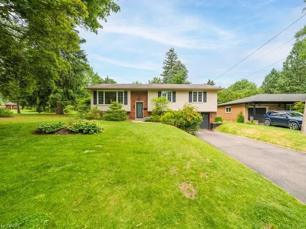 306 Appleby Rd, Hamilton, ON L9G 2V7