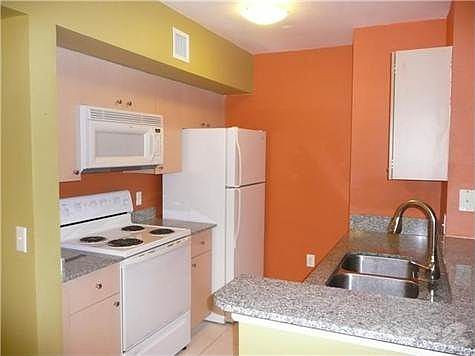 5th image of 2494 Centergate Dr APT 306