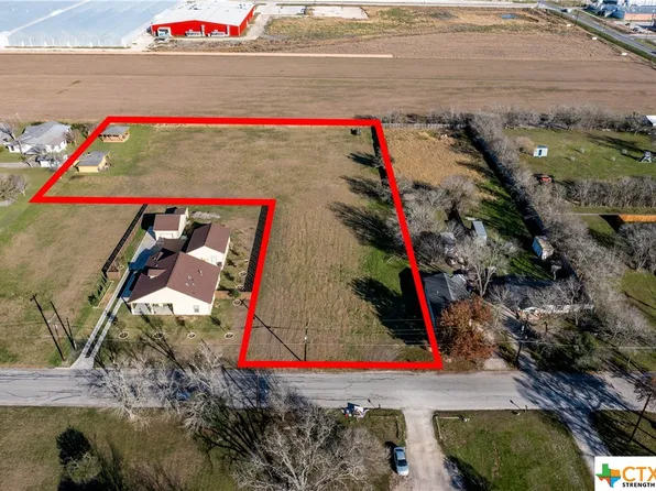 1308 Torres St, Lockhart, TX 78644