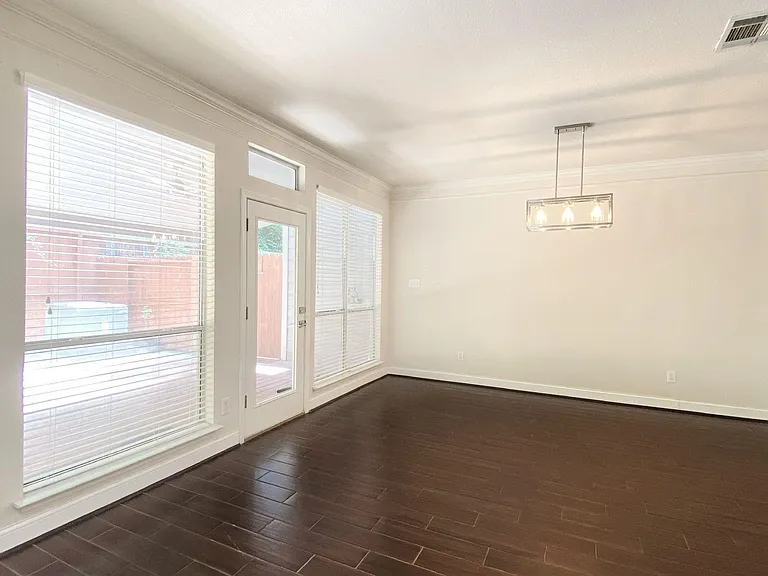 54 Alderon Woods Pl — Photo 7
